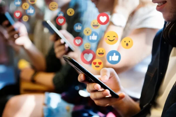 social media lifestyle